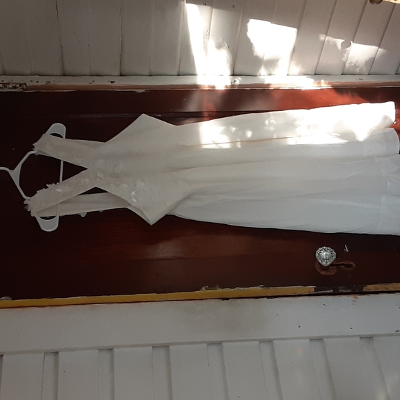 A Pea in the Pod Dresses & Skirts - A Pea in a Pod sz large 100% silk dress with silk flowers and beading NWT